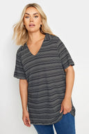 טישירט במידות גדולות צווארון V עם הדפס שרוול קצר 303371