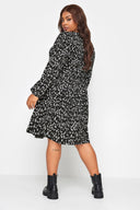 שמלה קצרה במידות גדולות פרטי קשירה בחזית עם הדפס שרוול ארוך 137627