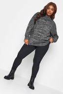 חולצה במידות גדולות עם צווארון עגול שרוולים ארוכים ודוגמת תפרים בחזית 302607