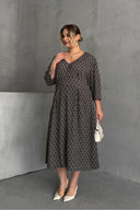 שמלה במידות גדולות צווארון V שסעים בצדדים עם הדפס שרוול 3/4 מידי MSD-25123