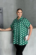 חולצה מכופתרת במידות גדולות עם כפתורים שרוול קצר דוגמת נקודות 303461