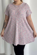 חולצה במידות גדולות עם צווארון עגול שרוולים קצרים מבד פסים במרקם 101-29