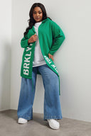 קרדיגן במידות גדולות עם קפוצ'ון שרוול ארוך דוגמת כתוב ללא כיסים 303984