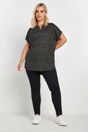 חולצה במידות גדולות צווארון V שרוול קצר עם הדפס 303530