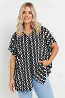 חולצה מכופתרת במידות גדולות שרוול קצר עם הדפס 303962