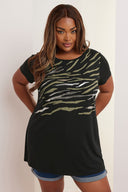 טישירט במידות גדולות שרוול קצר צווארון עגול דוגמת חיות פרטי מטאלי 304149