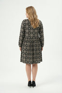 שמלה במידות גדולות שרוול ארוך קשירה בצווארון קפלים בחצאית 100-75