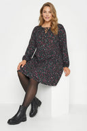 שמלה במידות גדולות קשירה בצוואר דוגמת פרחים מידי 137628