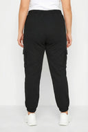 מכנסי ג׳וגר במידות גדולות גומי במותן עם שרוך עם כיסי קארגו גומי בשוליים 143399