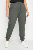 מכנסי ג׳וגר במידות גדולות גומי במותן עם כיסי קארגו גומי בשוליים 143569