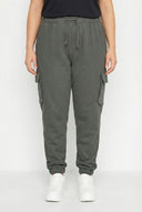 מכנסי ג׳וגר במידות גדולות גומי במותן עם כיסי קארגו גומי בשוליים 143569