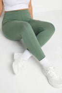 טייץ במידות גדולות צמוד לייקרה סטרץ׳ 143597