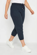 מכנסי ג׳וגר במידות גדולות גומי במותן ובמכפלת גזרה צרה 144834