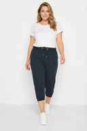 מכנסי ג׳וגר במידות גדולות גומי במותן ובמכפלת גזרה צרה 144834