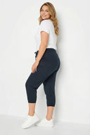 מכנסי ג׳וגר במידות גדולות גומי במותן ובמכפלת גזרה צרה 144834