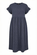 שמלה ארוכה במידות גדולות עם צווארון עגול שרוולים קצרים עיצוב עם פרטים של פרנזים 270342