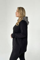 קפוצ׳ון במידות גדולות שרוול ארוך כיס קנגורו שסעים בצדדים 300372