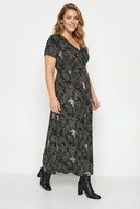 שמלה במידות גדולות צווארון V דוגמת פרחים קשירה במותן שרוול קצר מעטפת מקסי 302694