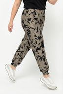 מכנסיים במידות גדולות גומי בשוליים דוגמת פסים מבריקה עם כיסים 302697