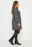 שמלה במידות גדולות דוגמת פרחים קצרה שרוול ארוך פרטי קשירה בצווארון 302750