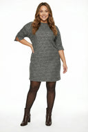 שמלה צמודה במידות גדולות צווארון גולף חצי שרוול 3/4 302854