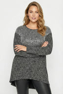 חולצה במידות גדולות עם צווארון עגול שרוולים ארוכים ועיטורי פאייטים 302857