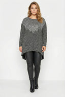 חולצה במידות גדולות עם צווארון עגול שרוולים ארוכים ועיטורי פאייטים 302857