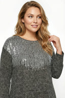 חולצה במידות גדולות עם צווארון עגול שרוולים ארוכים ועיטורי פאייטים 302857