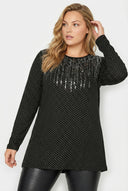 חולצה במידות גדולות עם צווארון עגול שרוולים ארוכים ועיטורי פאייטים 302911