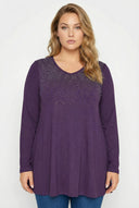 חולצה במידות גדולות צווארון V שרוול ארוך חזית מעוטרת באבנים 302919