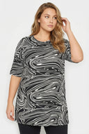 טישירט במידות גדולות חצי שרוול צווארון עגול עם הדפס גומי במותן שסעים בצדדים 302945