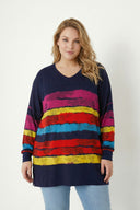 חולצה במידות גדולות צווארון V דוגמת פסים צבעוניים שרוול ארוך שסעים בצדדים 303118