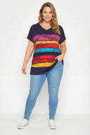 טישירט במידות גדולות צווארון V שרוול קצר דוגמת פסים 303120