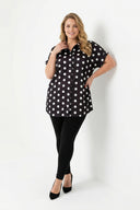 חולצה מכופתרת במידות גדולות עם כפתורים שרוול קצר דוגמת נקודות 303460