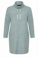 שמלה במידות גדולות שרוול ארוך קפוצ׳ון בד רך 303590