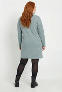 שמלה במידות גדולות שרוול ארוך קפוצ׳ון בד רך 303590