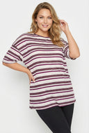 טישירט במידות גדולות שסעים בצדדים שרוול קצר צווארון עגול עם פסים 303668