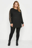 טי־שירט במידות גדולות שרוול ארוך צווארון עגול רחב (U) דוגמת נמר 303781