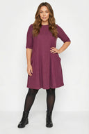 שמלה במידות גדולות חצי שרוול צווארון עגול גזרה אסימטרית עם כיסים 303803