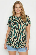 חולצה במידות גדולות עם צווארון עגול שרוולים קצרים והדפס זברה 303918