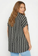 חולצה מכופתרת במידות גדולות שרוול קצר עם הדפס 303962