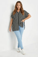 חולצה מכופתרת במידות גדולות שרוול קצר עם הדפס 303962