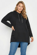 סווטשירט ארוך במידות גדולות עם קפוצ׳ון שרוול ארוך גזרה אסימטרית