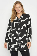 חולצה מכופתרת ארוכה במידות גדולות דוגמת אבסטרקט 304106