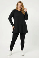 טי־שירט במידות גדולות שרוול ארוך צווארון עגול רחב (U) בד ריב 304381