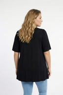 חולצה במידות גדולות עם צווארון V צבע אחיד חיתוך אסימטרי עם אלסטן 320315