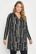 חולצה מכופתרת במידות גדולות דוגמת אבסטרקט גזרה נוחה שרוול ארוך 321234