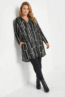 חולצה מכופתרת במידות גדולות דוגמת אבסטרקט גזרה נוחה שרוול ארוך 321234