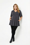 חולצה במידות גדולות צווארון V ללא הדפס גזרה אסימטרית לייקרה MDL-3