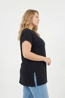 טישירט במידות גדולות שרוול קצר צווארון עגול Basic שסעים בצדדים RFT-01